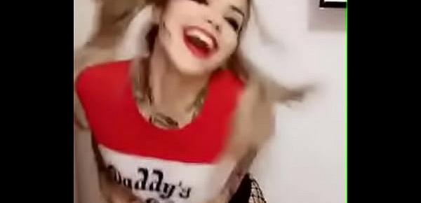  Harley Quinn - show your boobs